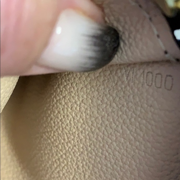(Sold off Poshmark) LV bucket pochette VI 1000 - Picture 3 of 8